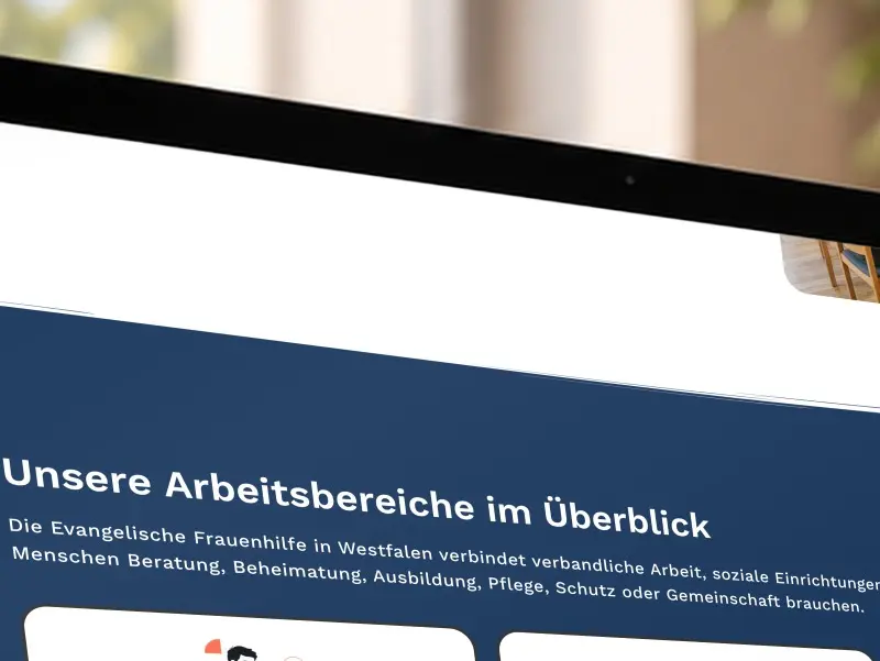 Weicher Übergang zwischen heller Fläche und dem blauen Abschnitt der Arbeitsbereiche